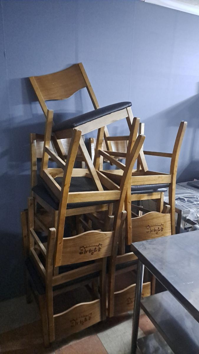업소용 식당 집기 및 홀 가구 일체 (원목 의자 / 스텐 캐비닛 작업대 / 미니 커피자판기) 썸네일 3